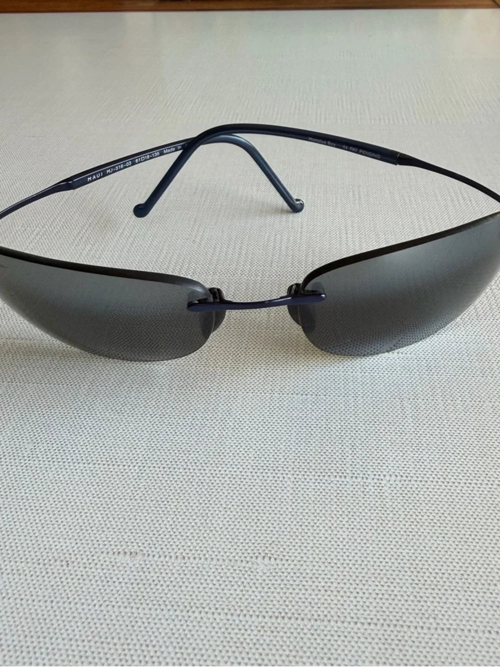 Maui Jim Honolua Bay MJ516-03 Japan Titanium Blue / Gray Lenses + Hard Zip Case